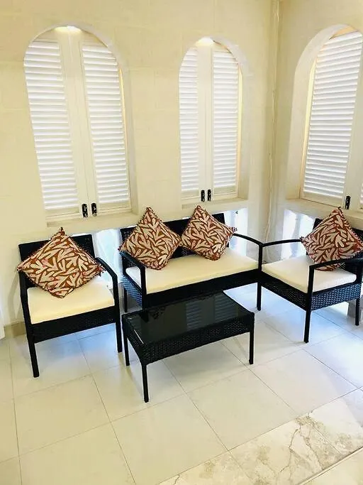 Holiday home Steps 2 Beach - 5 Bedroom 3 Bathroom Villa Christ Church