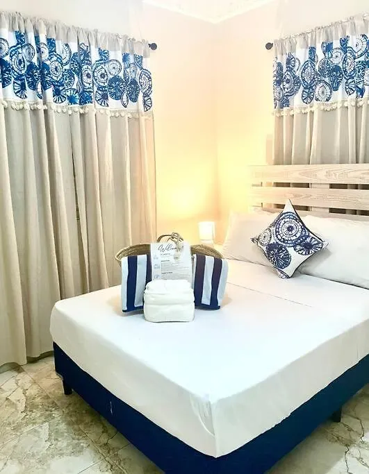 Steps 2 Beach - 5 Bedroom 3 Bathroom Villa Christ Church