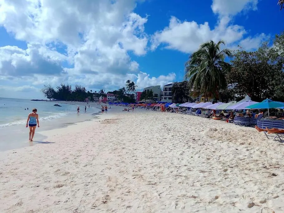 Steps 2 Beach - 5 Bedroom 3 Bathroom Villa Christ Church Barbados